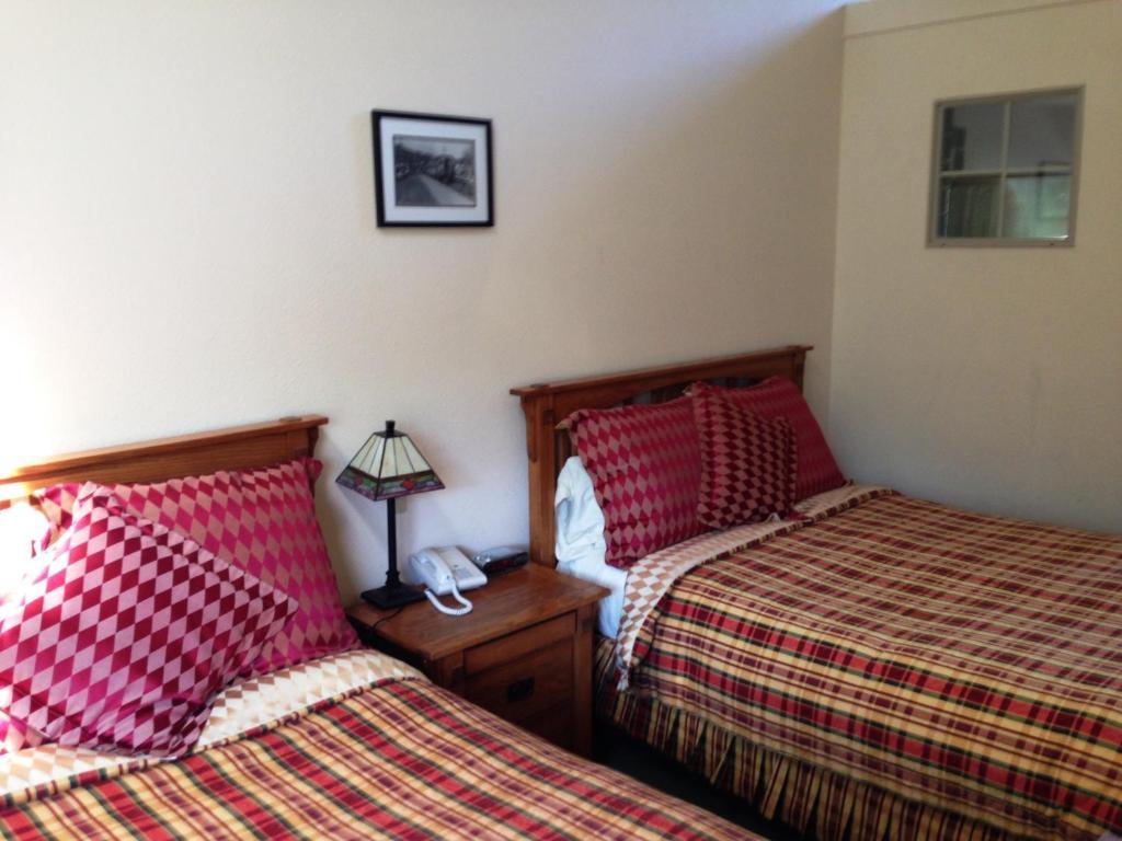 Fairfax Inn San Rafael Bilik gambar